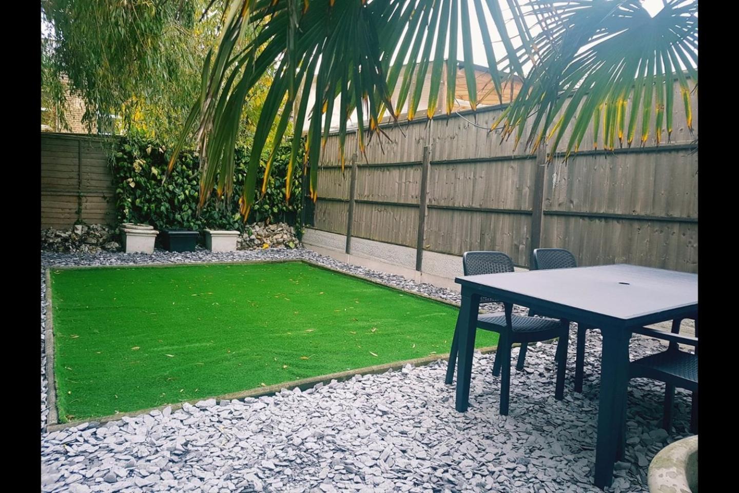 Leyton Park Place Apartment *